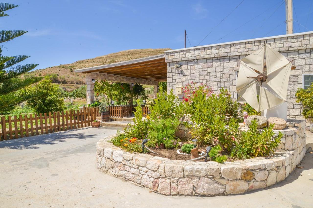 Emilia'S Little Farmhouses Agioi Anargyroi  Exteriér fotografie